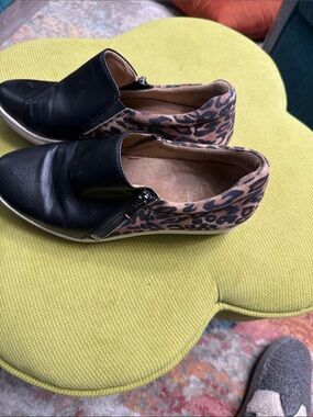Naturalizer Black & Leopard Print Slip-Zip on Flats